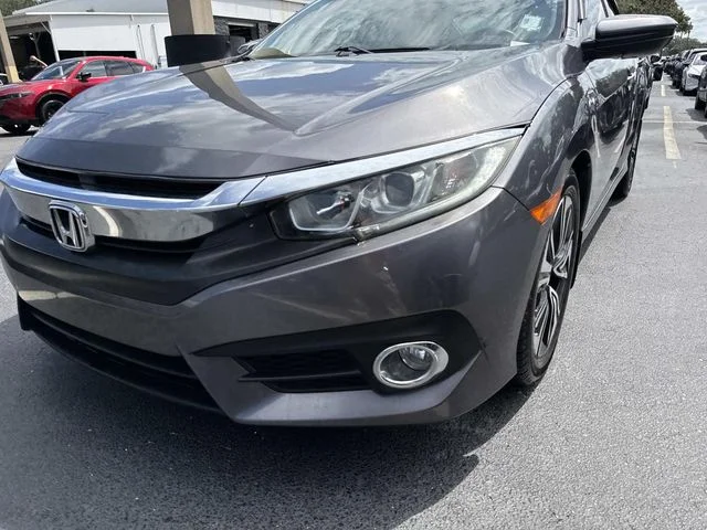 Used 2017  Honda EX-T image 9