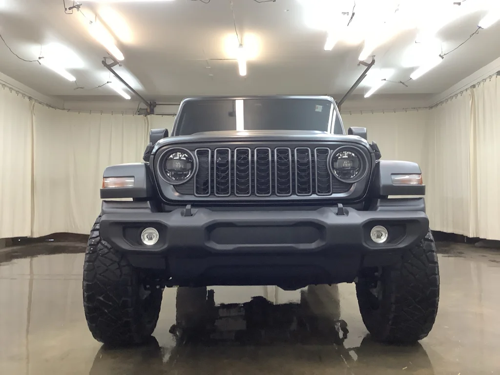 New 2026 Anvil Clear-Coat Exterior Paint Jeep Sport S image 11