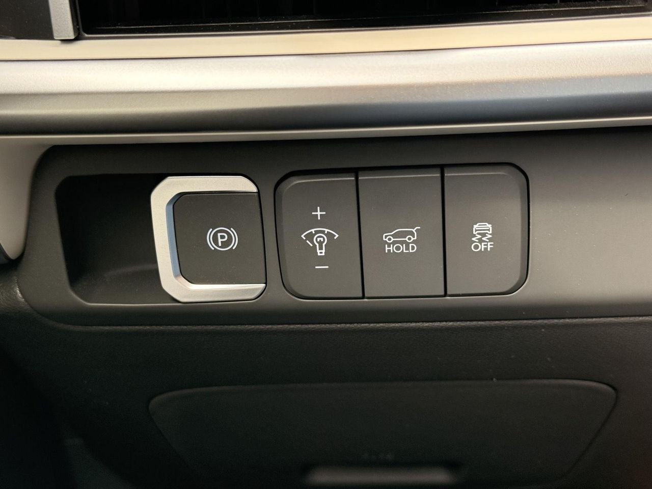 New 2026 Serenity White Hyundai SEL AWD image 27