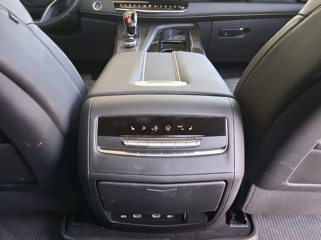 Used 2024 Crystal White Tricoat Cadillac Sport Platinum image 27