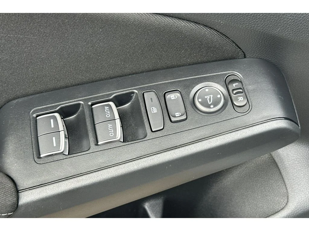 Used 2025 Sonic Gray Pearl Honda Sport image 12