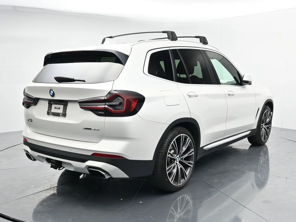 Used 2022 White BMW xDrive30i image 7