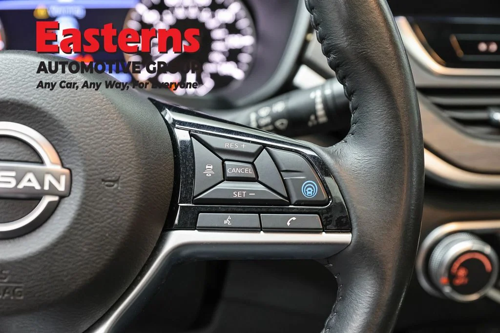 Used 2023 Black Nissan 2.5 SV image 15