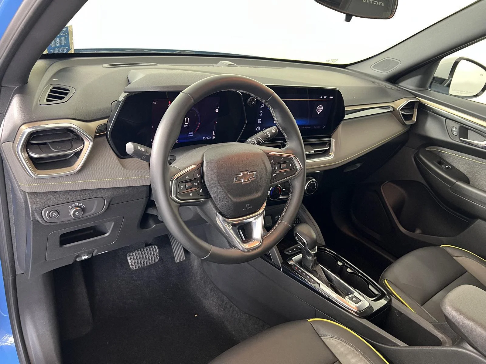 Used 2024 Fountain Blue Chevrolet ACTIV image 4