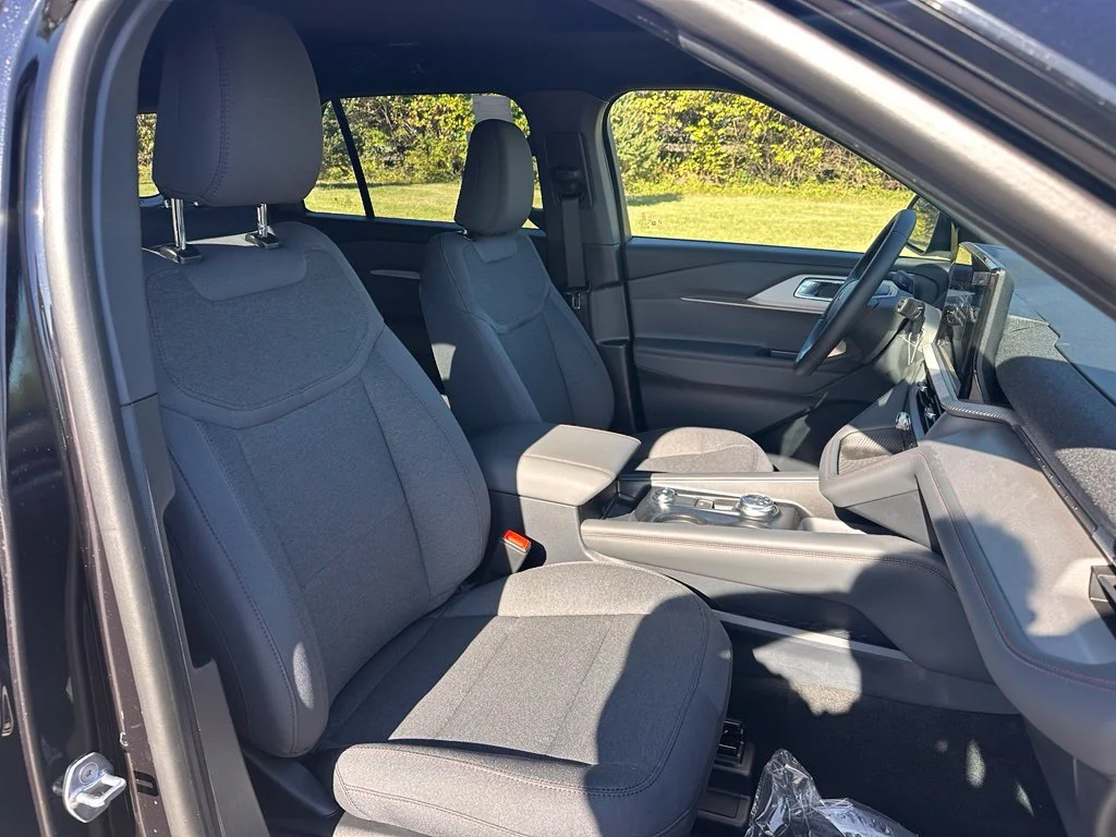 New 2027 Agate Black Metallic Ford Active image 19