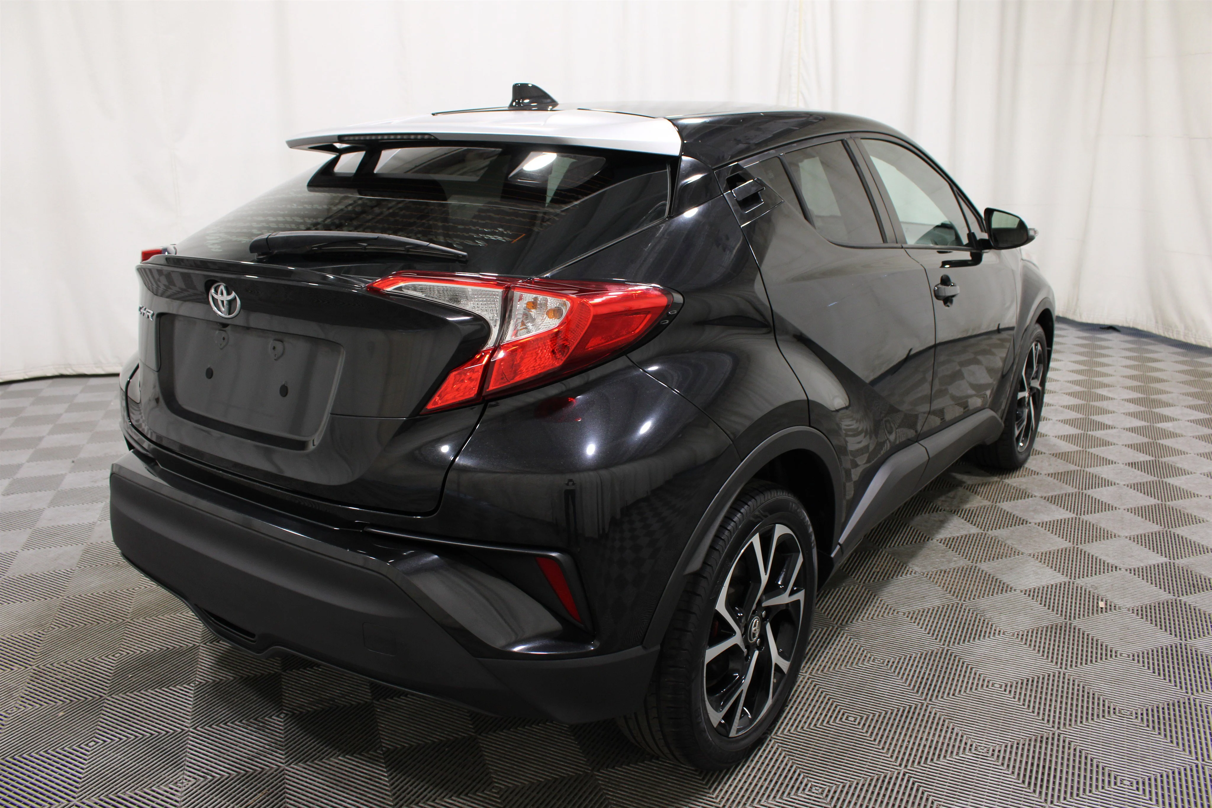 2019 Toyota C-HR XLE - Photo 29