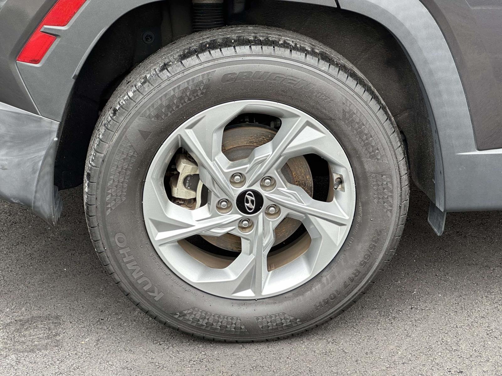 Used 2023 Gray Hyundai SEL image 10