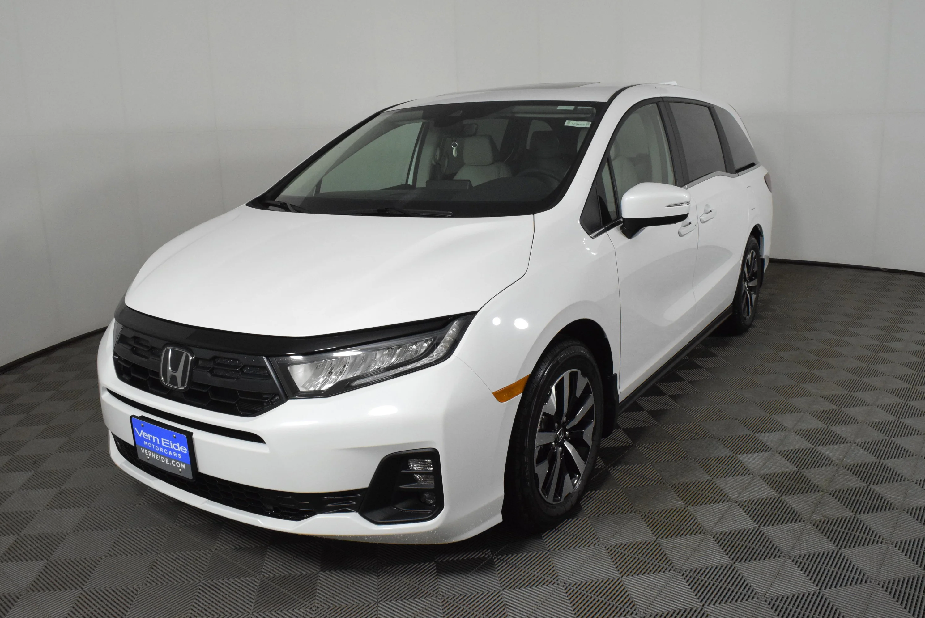 New 2026 Platinum White Pearl Honda EX-L image 10