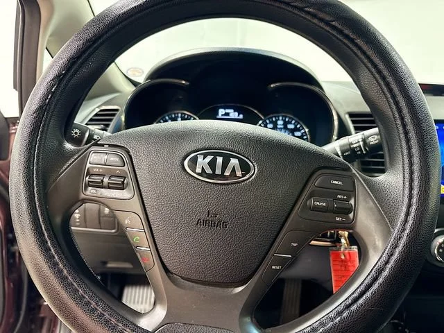 Used 2018  Kia LX image 11
