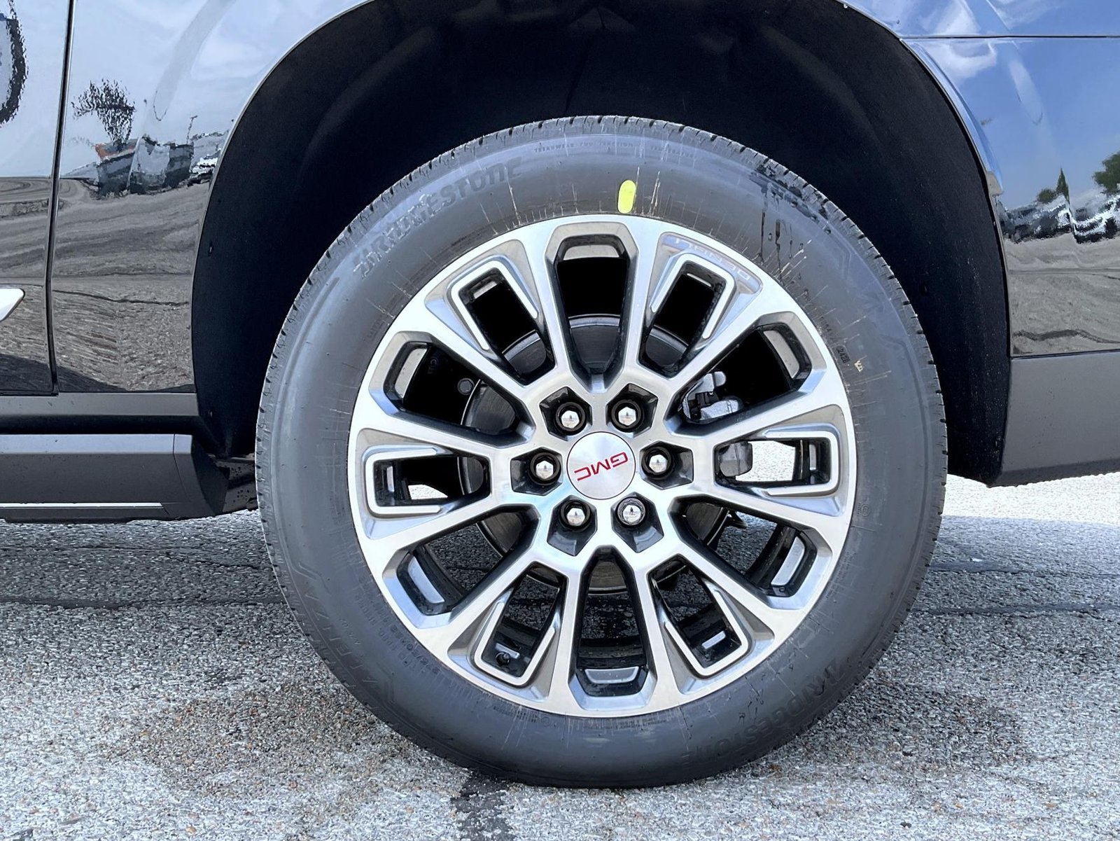 2026 GMC Yukon XL Denali - Photo 25