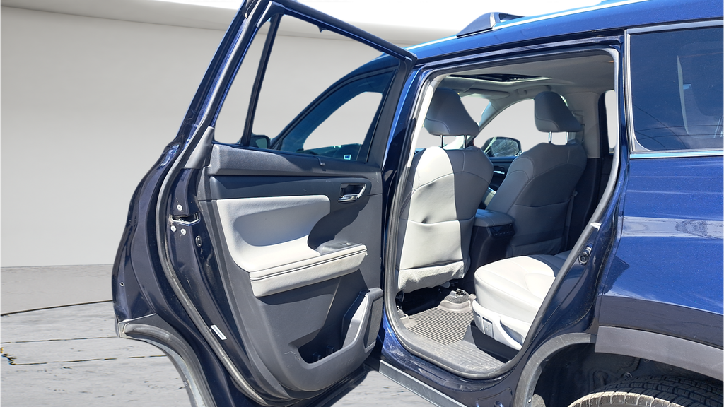 Used 2021 Blue Toyota XLE image 11