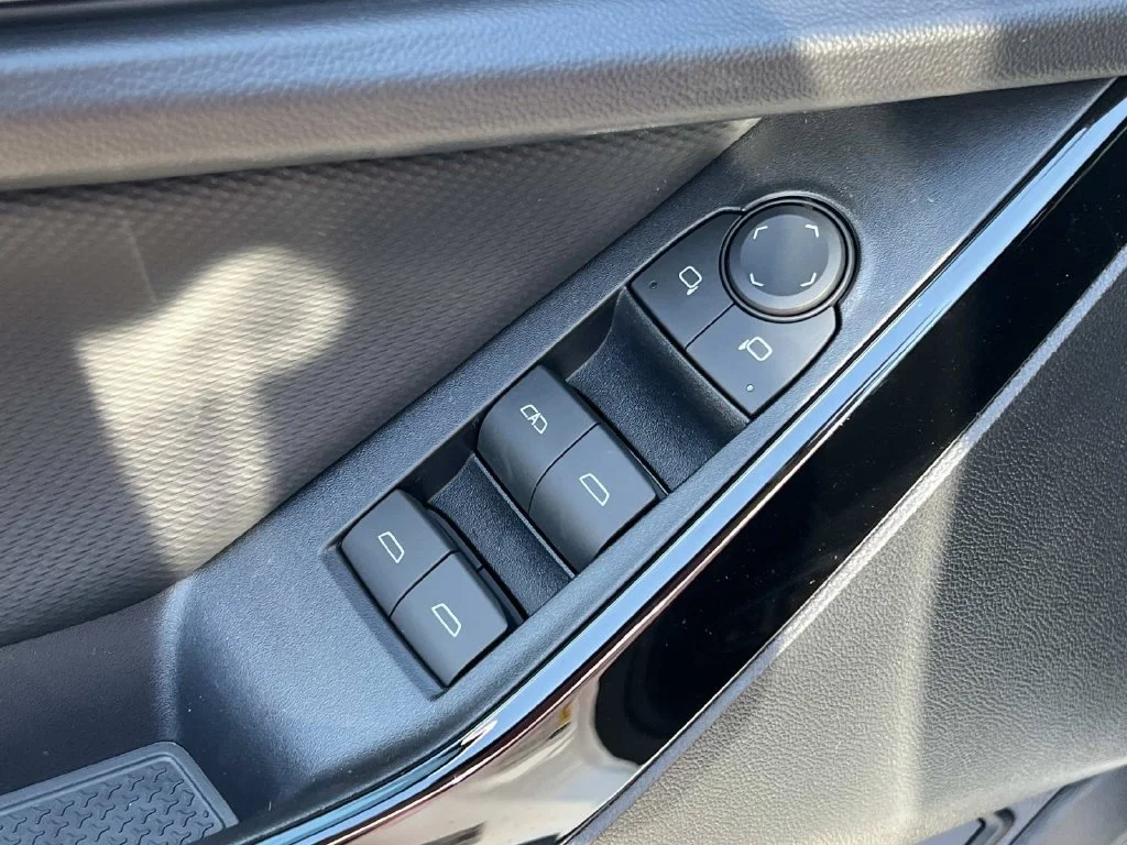 2027 Chevrolet Equinox LT - Photo 12