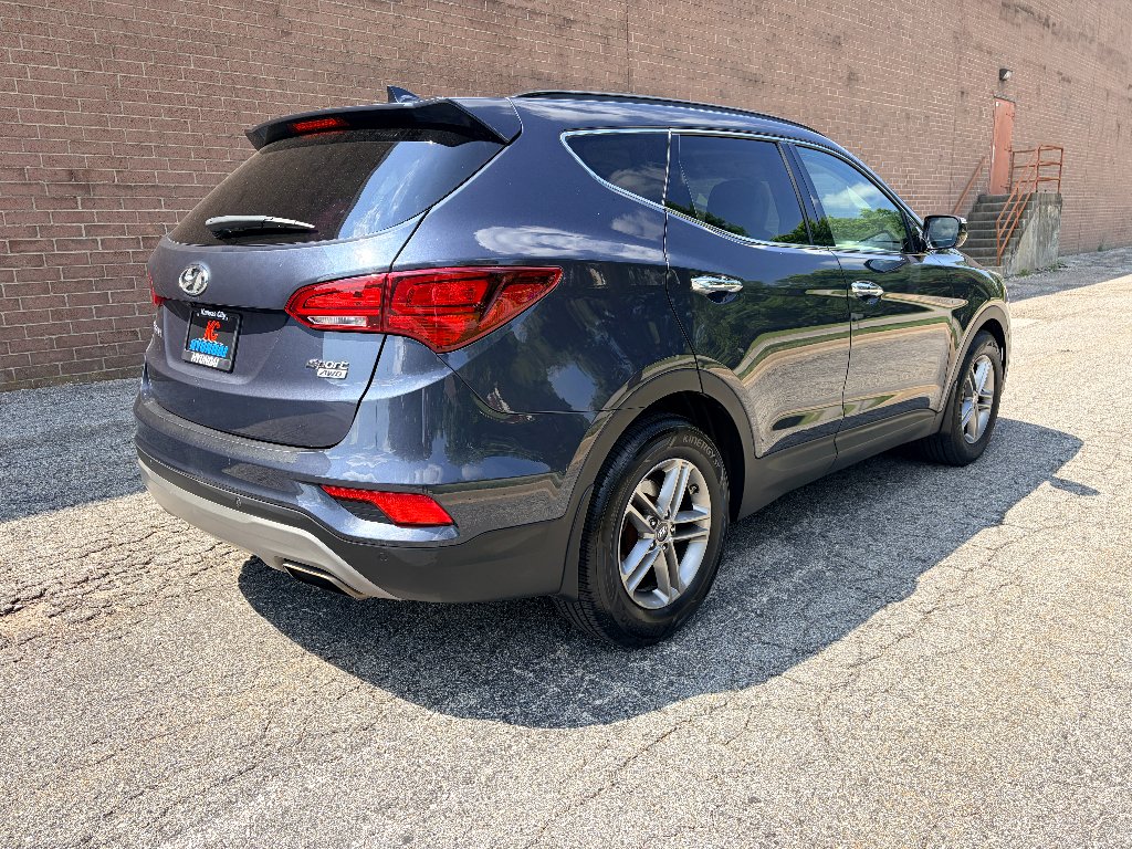 Used 2017 Marlin Blue Hyundai 2.4L image 5