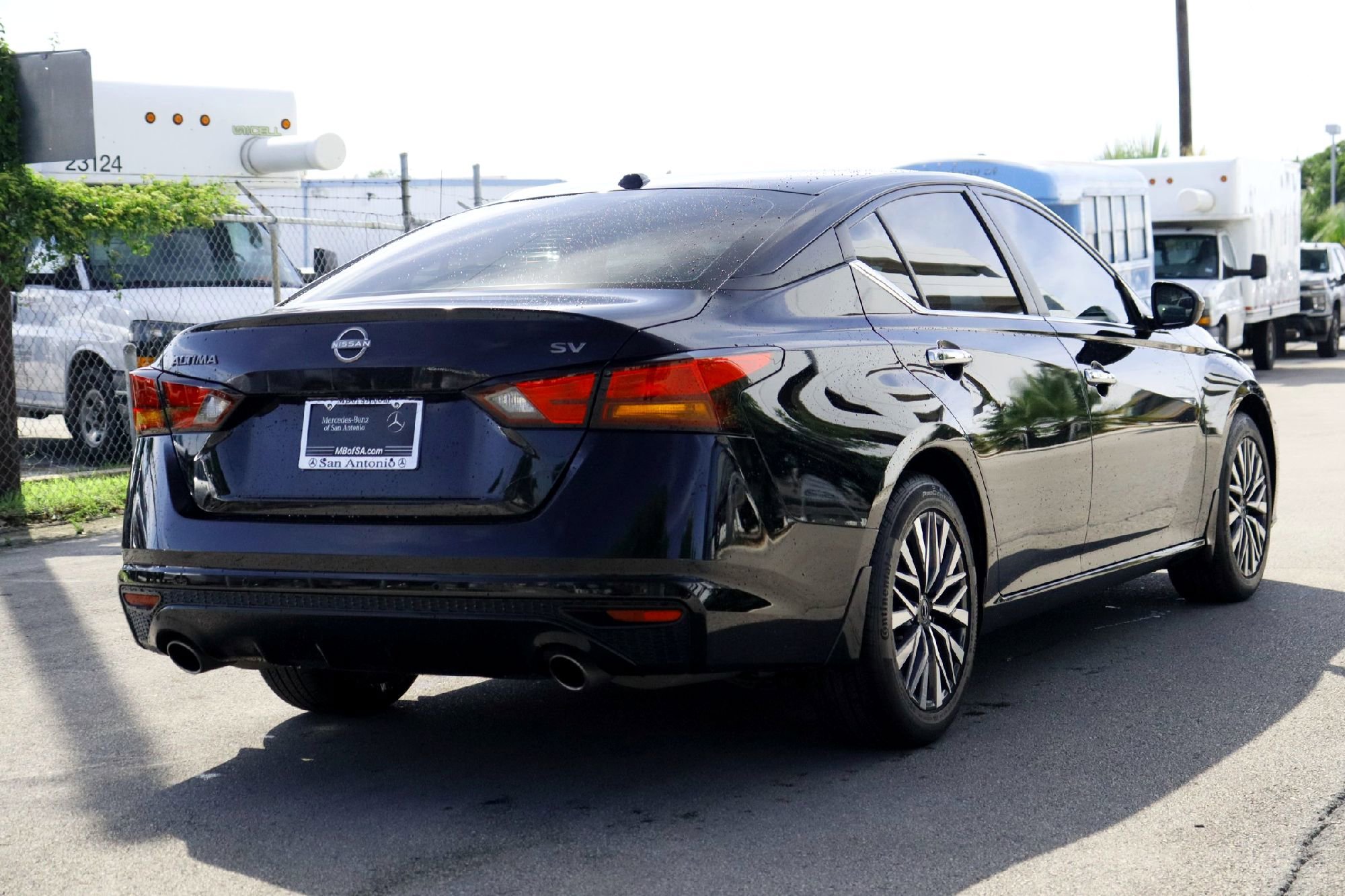 Used 2024 Super Black Nissan 2.5 SV image 5