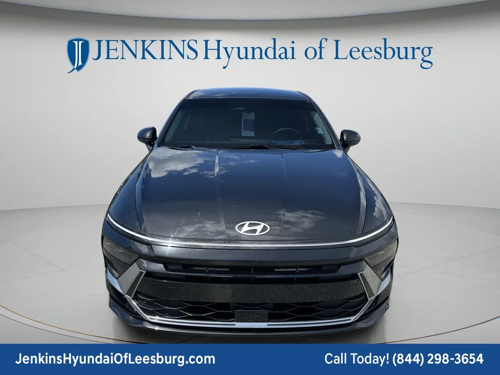 Used 2024 Black Hyundai SEL image 12