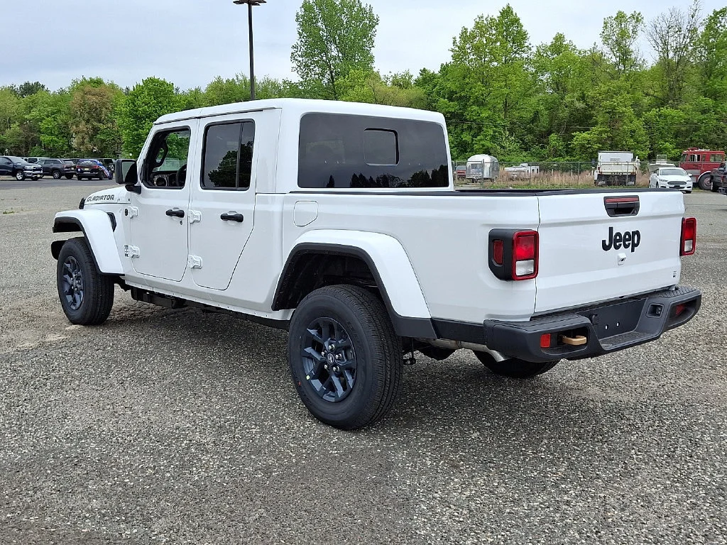 New 2026 Bright White Clear-Coat Exterior Paint Jeep 85th Anniversary Edition image 6