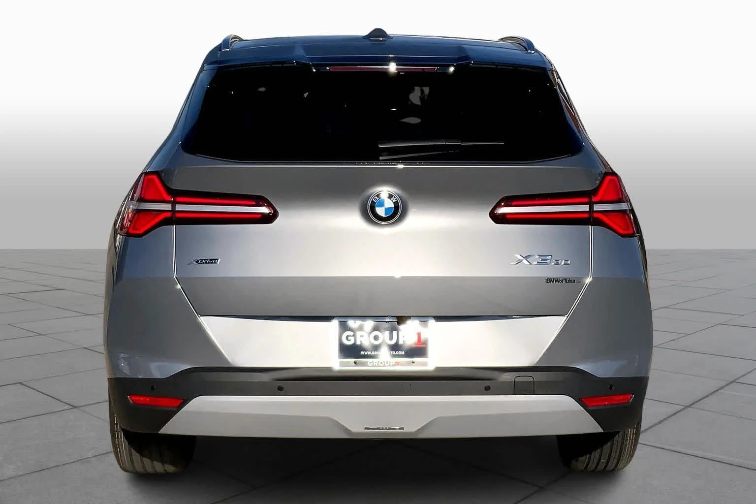 New 2026 Skyscraper Grey Metallic BMW 30 xDrive image 4