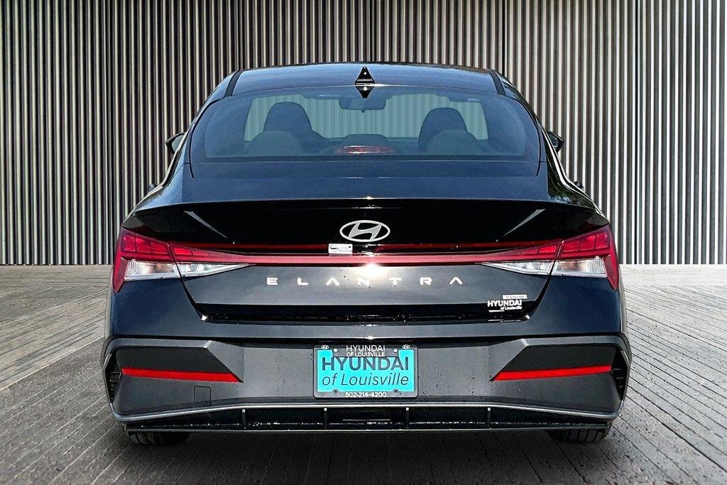 New 2026 Abyss Black Hyundai SEL Sport image 4