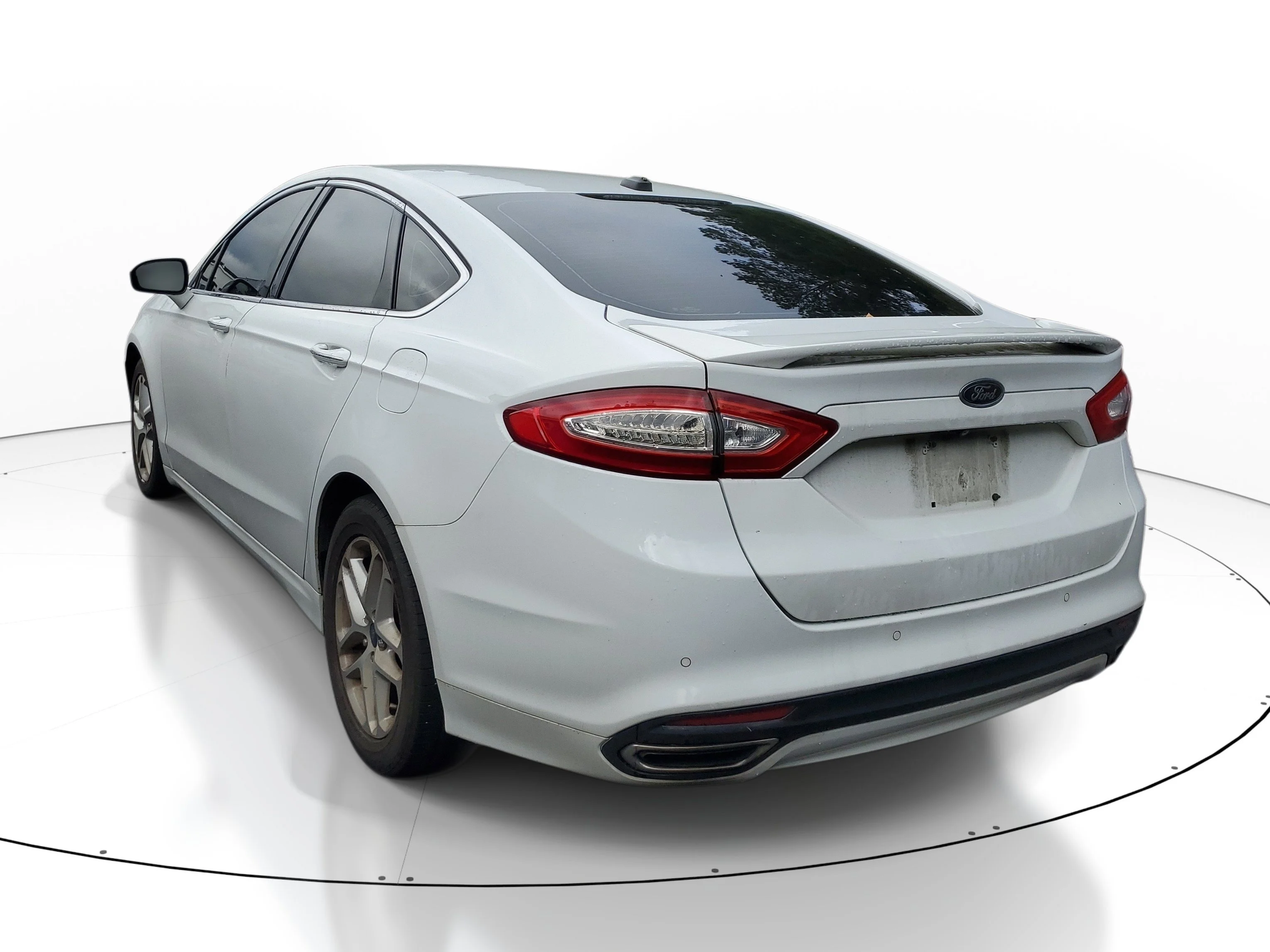 Used 2014 Oxford White Ford Titanium image 4
