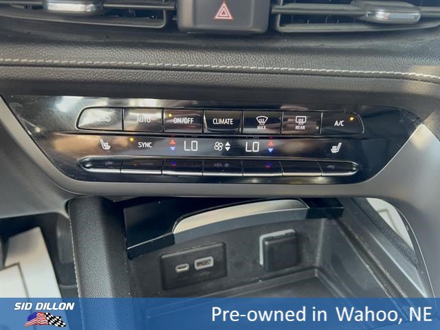 Used 2021 Ebony Twilight Metallic Buick Essence image 17