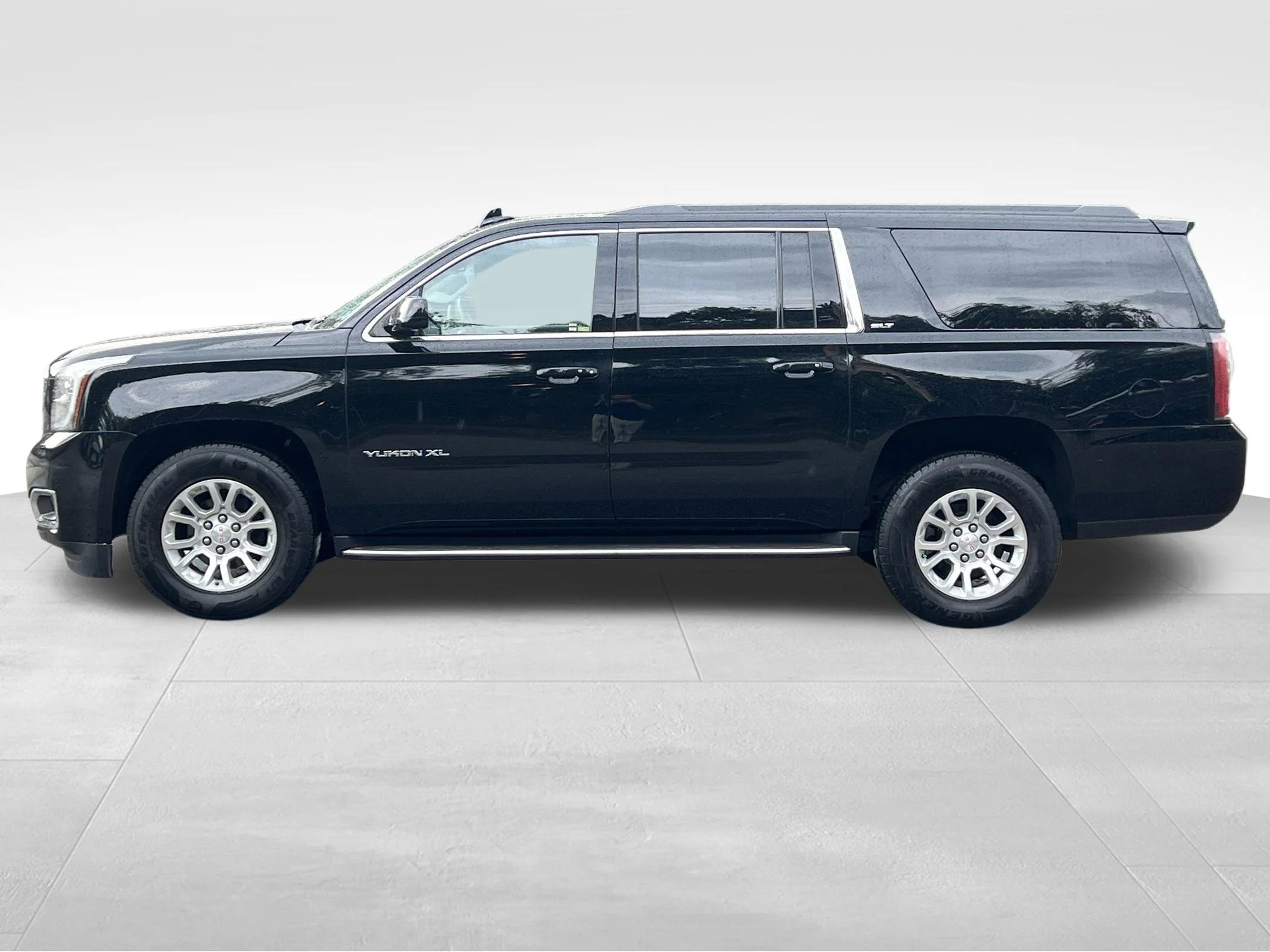 Used 2020 Black GMC SLT image 10