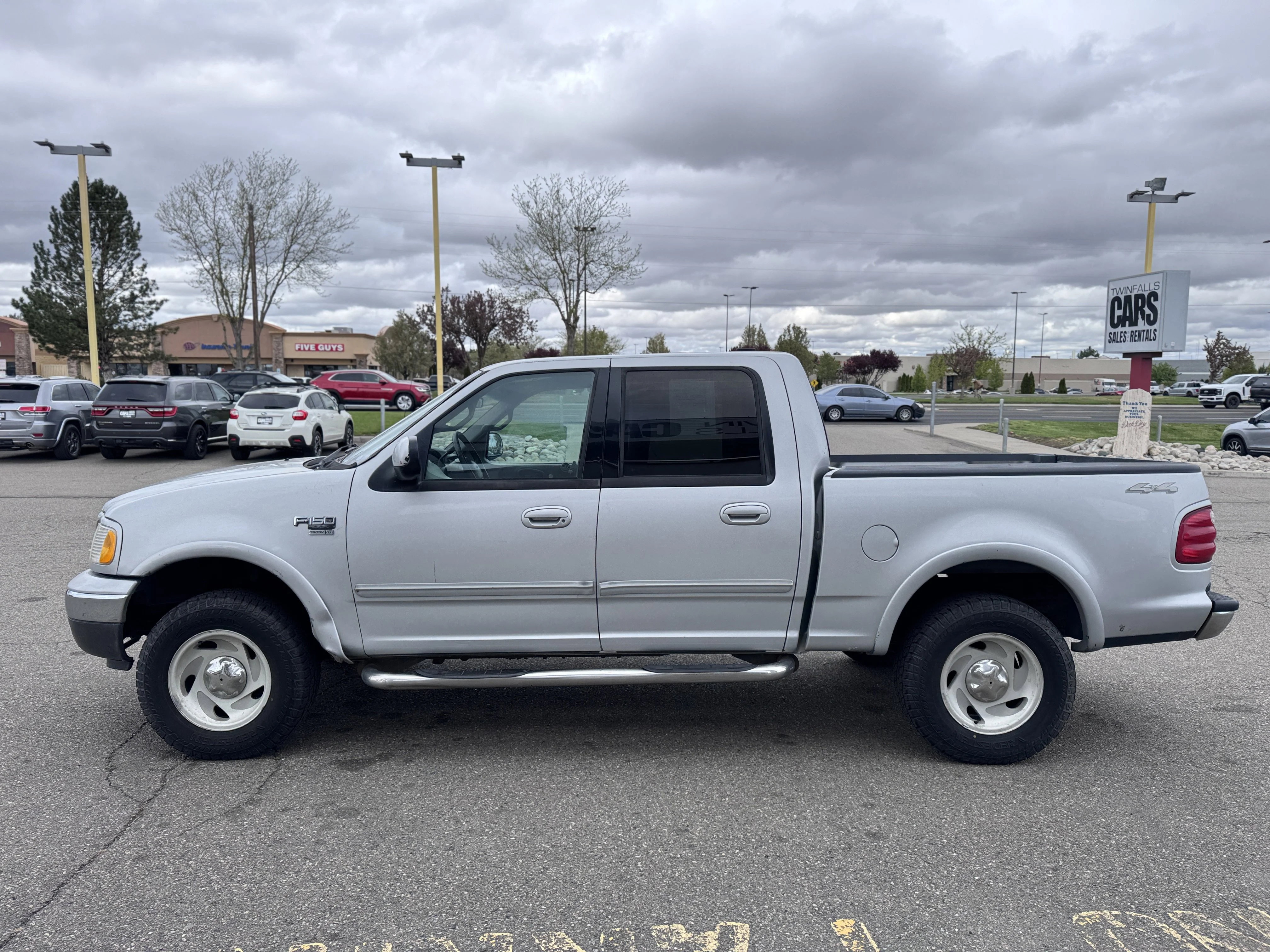 Used 2002  Ford King Ranch image 5