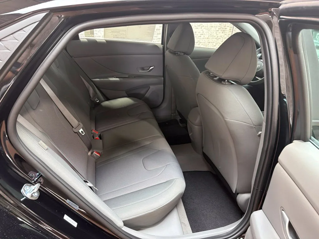New 2026 Abyss Black Hyundai SE image 12
