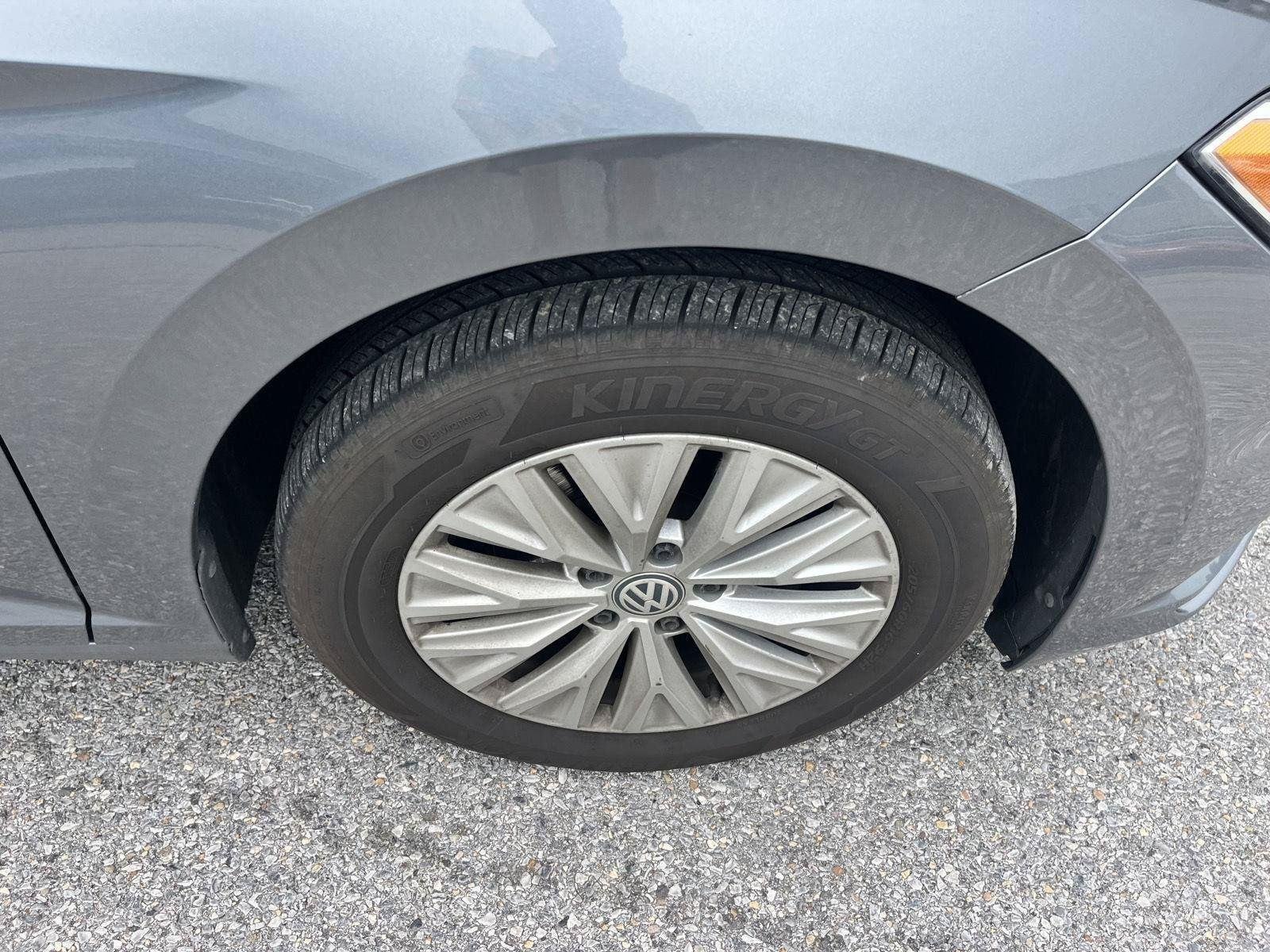 Used 2019 Platinum Gray Metallic Volkswagen S image 9