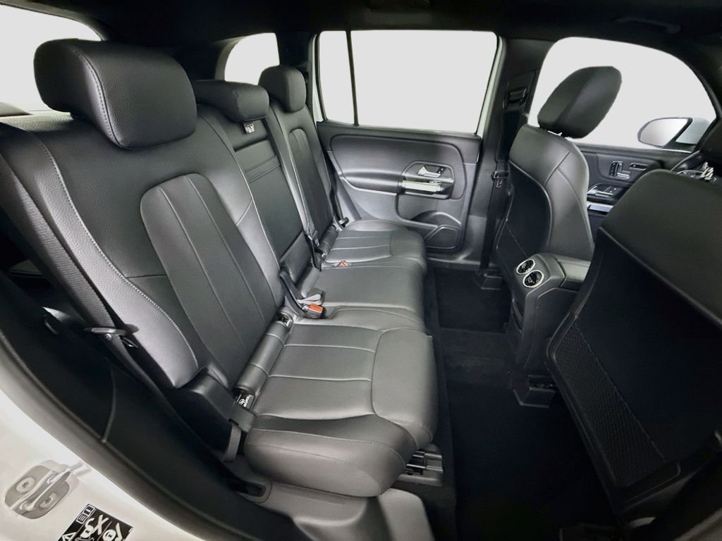 Used 2023 White Mercedes-Benz GLB 250 image 27