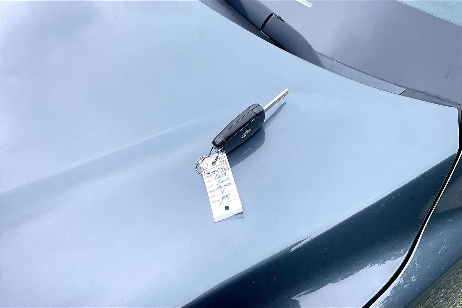 Used 2018 Thunder Gray Hyundai SE image 15