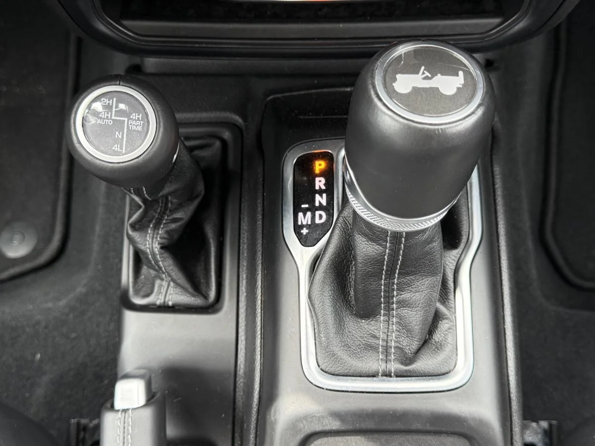 Used 2024 Silver Jeep Sahara 4xe image 20