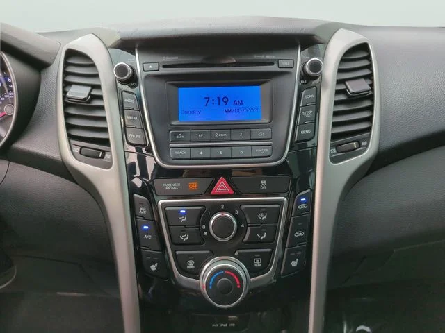 Used 2016 Blue Hyundai Base image 20