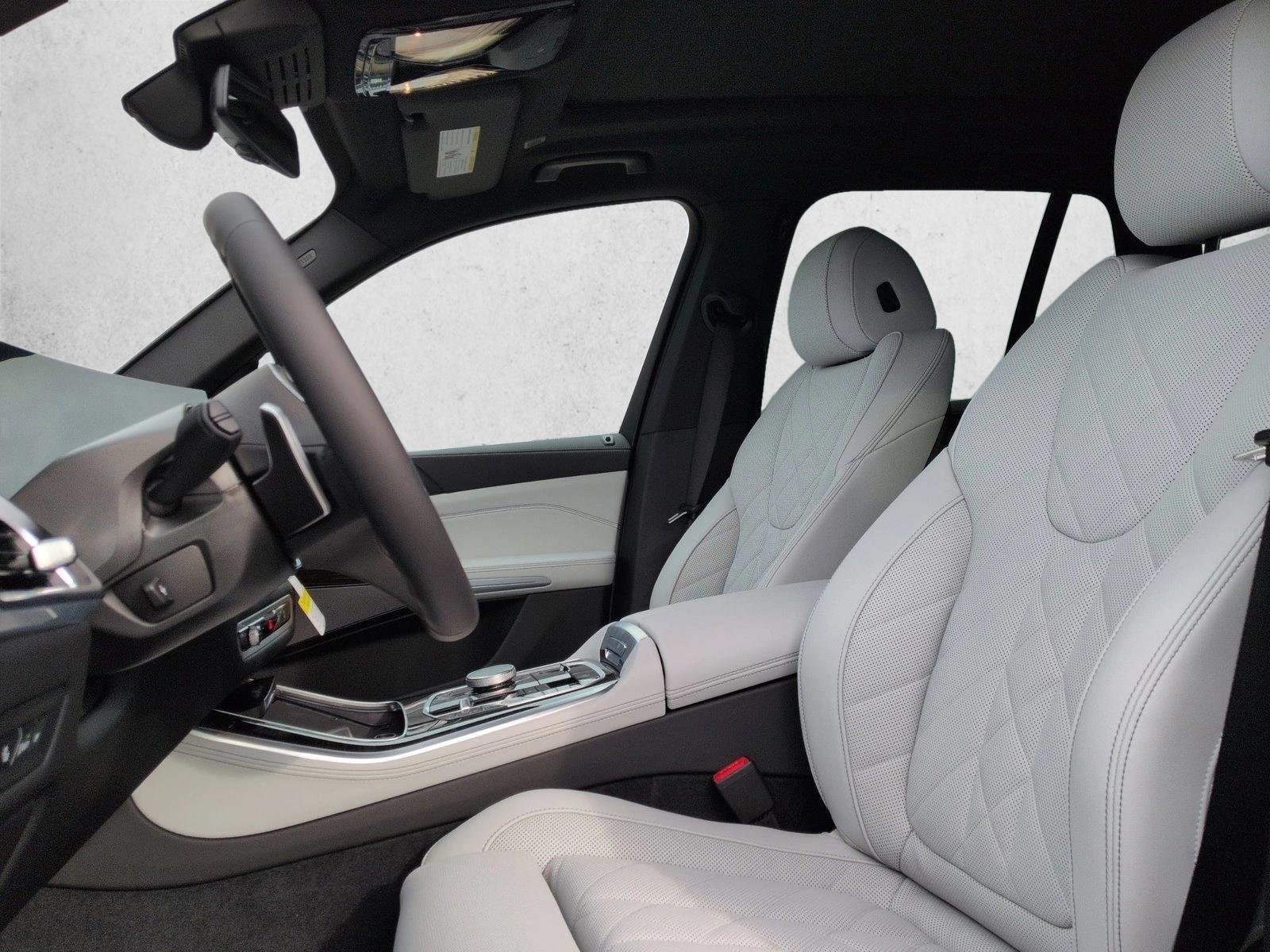 Used 2026 Brooklyn Grey Metallic BMW xDrive50e image 4