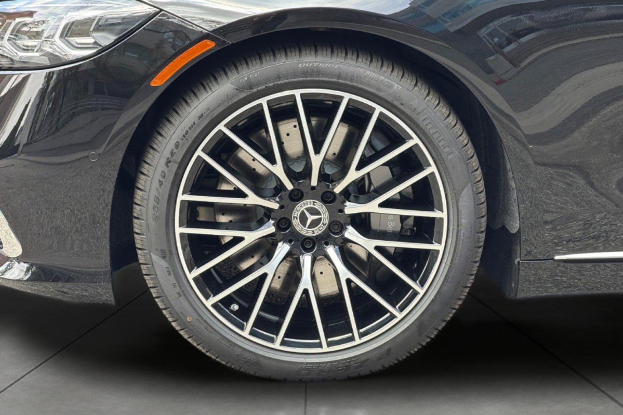 New 2027 Obsidian Black Metallic Mercedes-Benz S 580 4MATIC® Sedan image 24