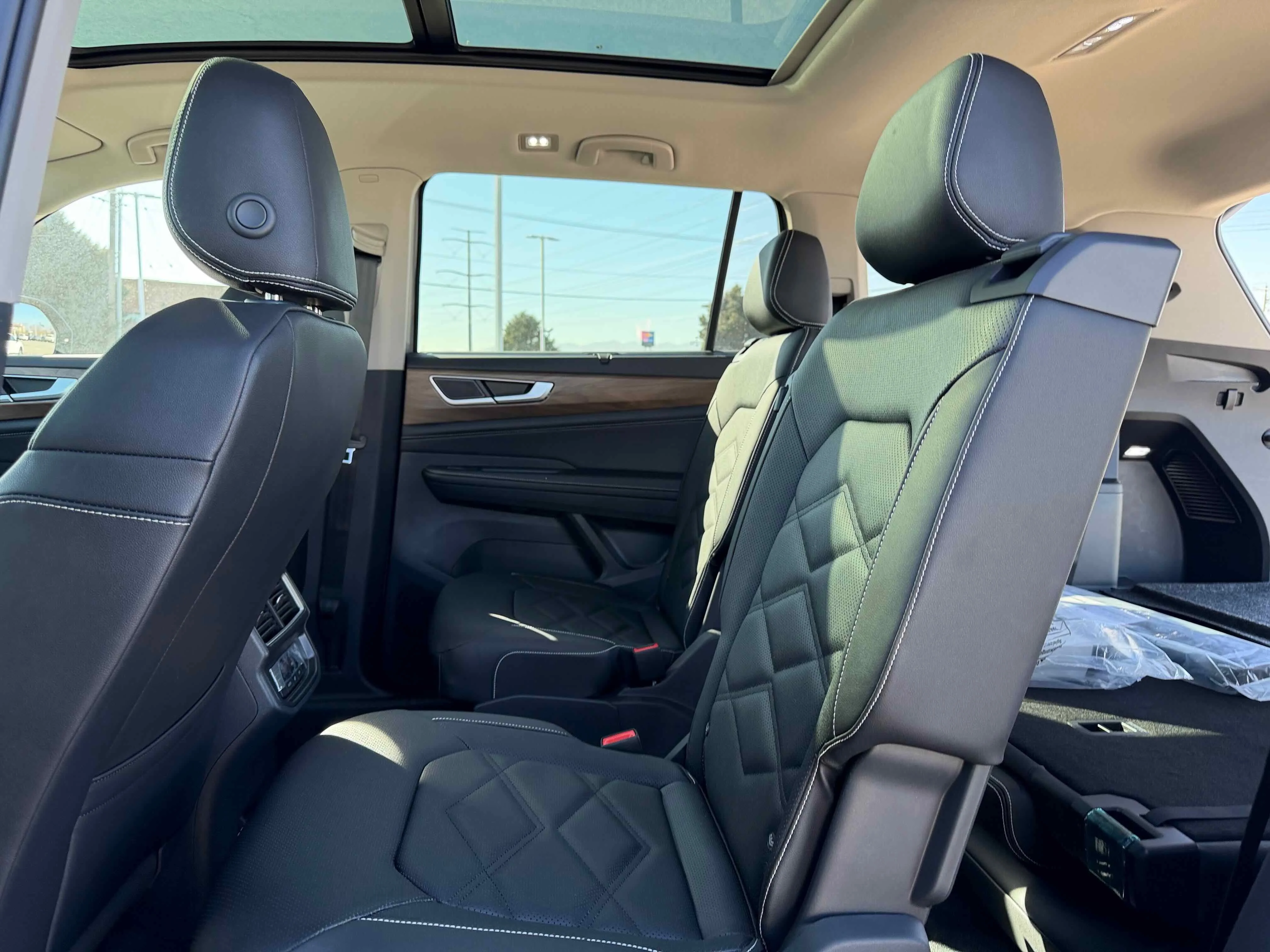 New 2026 Silver Mist Volkswagen 2.0T SE w/Technology image 29