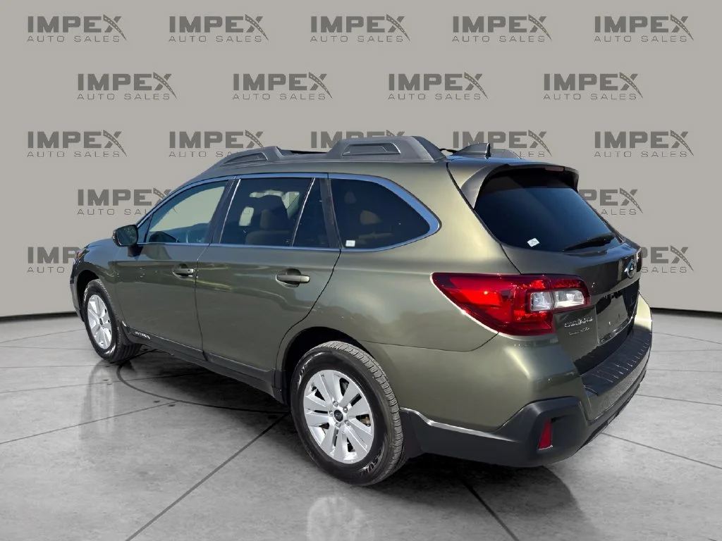 Used 2019 Green Subaru 2.5i Premium image 3