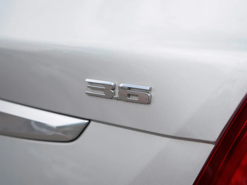 Used 2019 Radiant Silver Metallic Cadillac Luxury AWD image 13