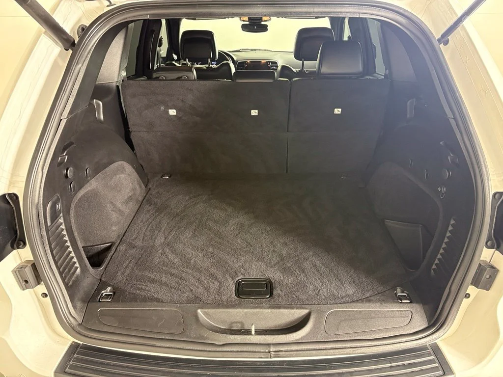 Used 2019 White Jeep Altitude image 18