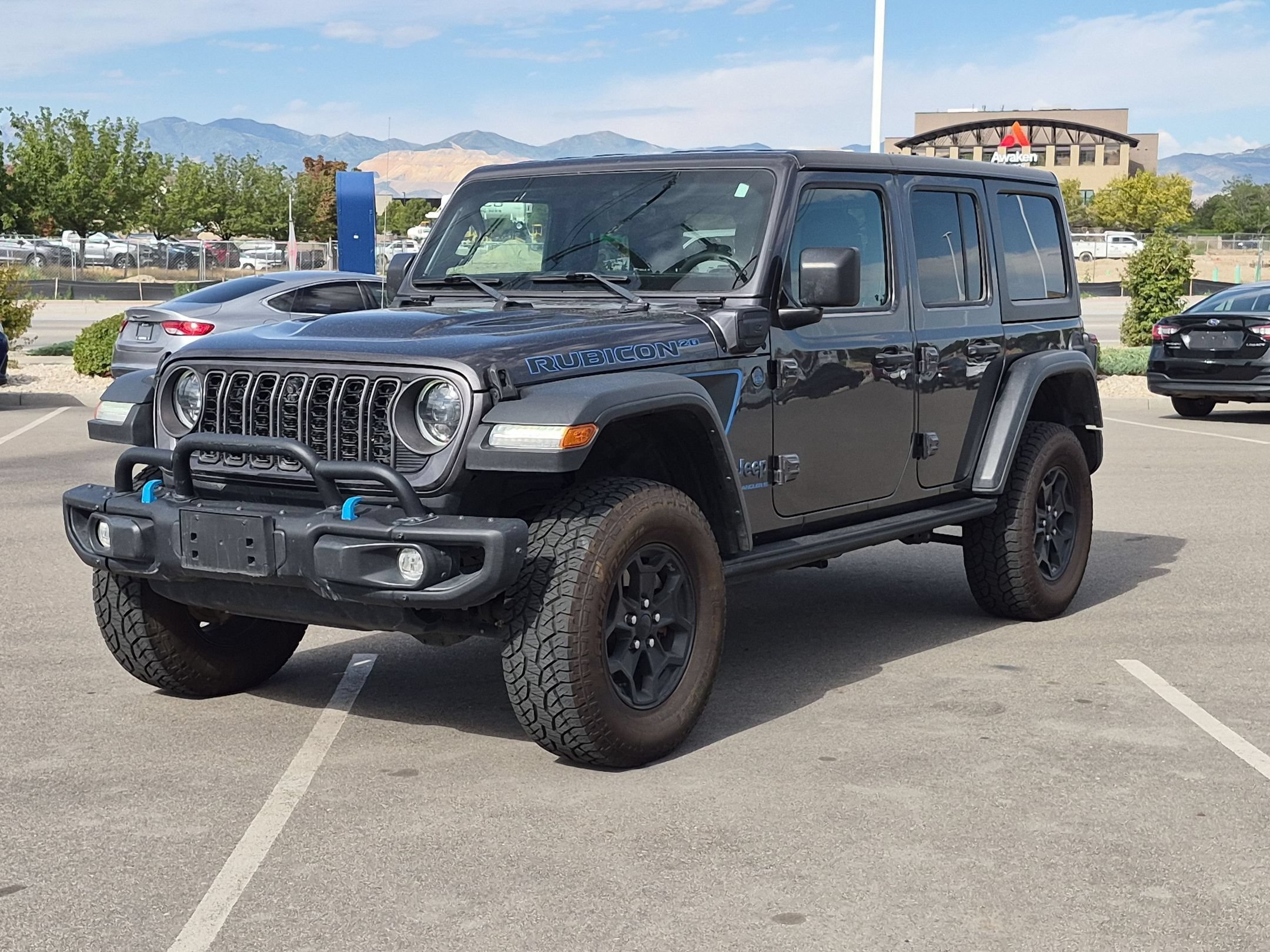 Used 2023 Granite Crystal Metallic Clearcoat Jeep Rubicon 20th Anniversary image 8