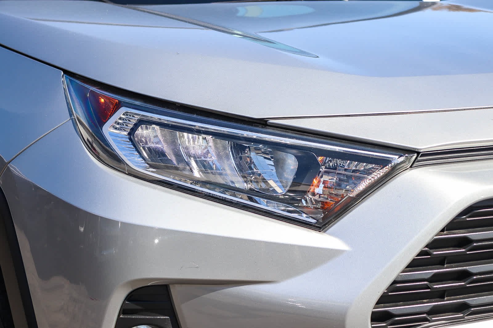 Used 2021 Silver Sky Metallic Toyota XLE image 8