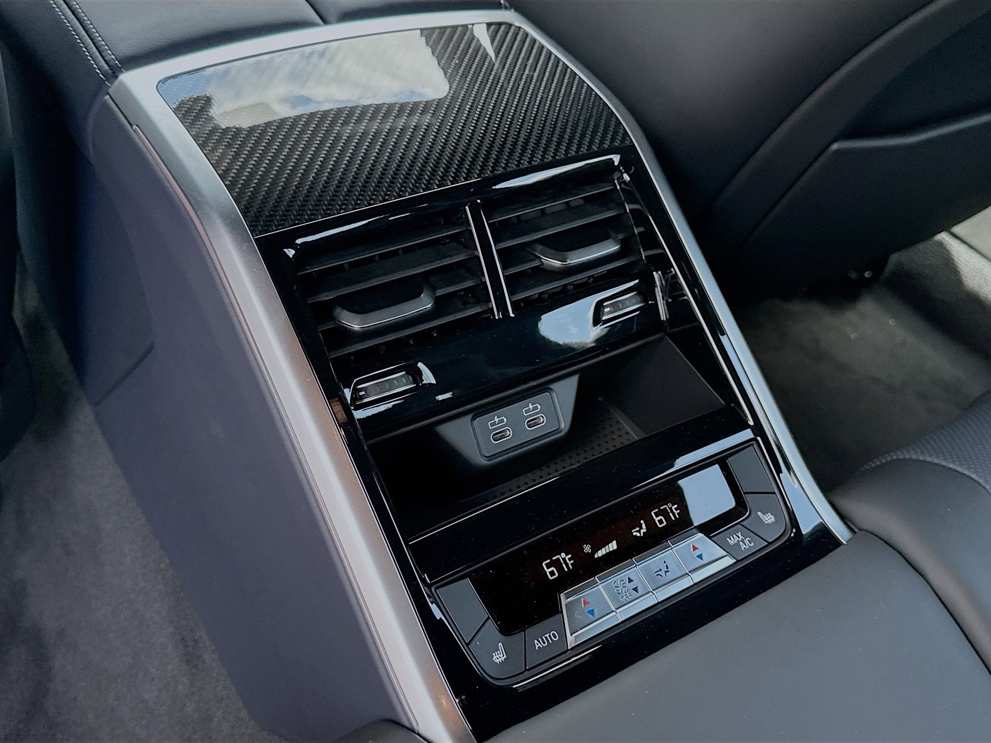 2026 BMW 8 Series M850i - Photo 19