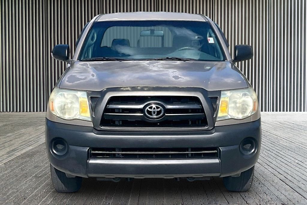 Used 2005 Beige Toyota Base image 4
