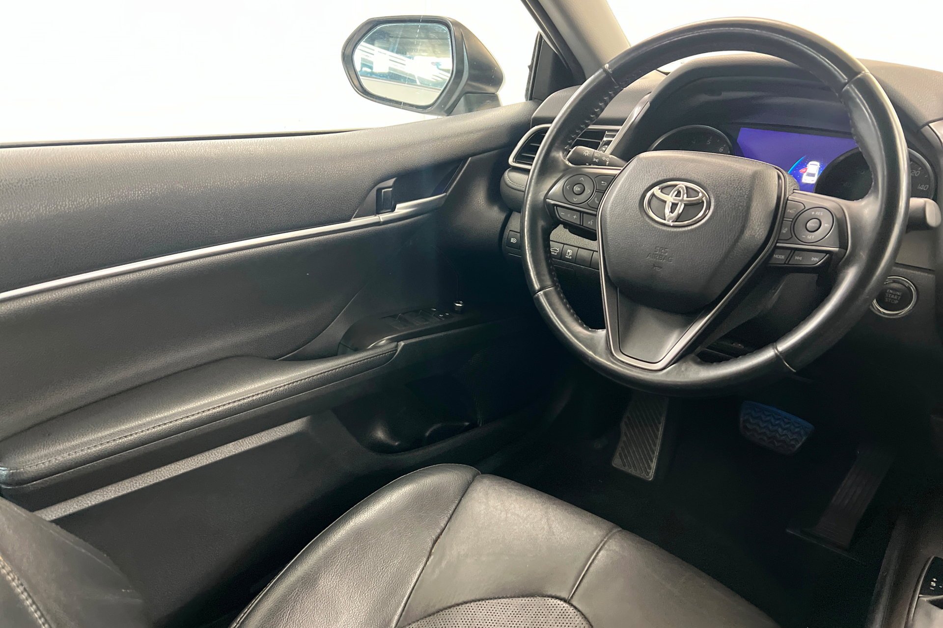 Used 2021  Toyota XSE image 12