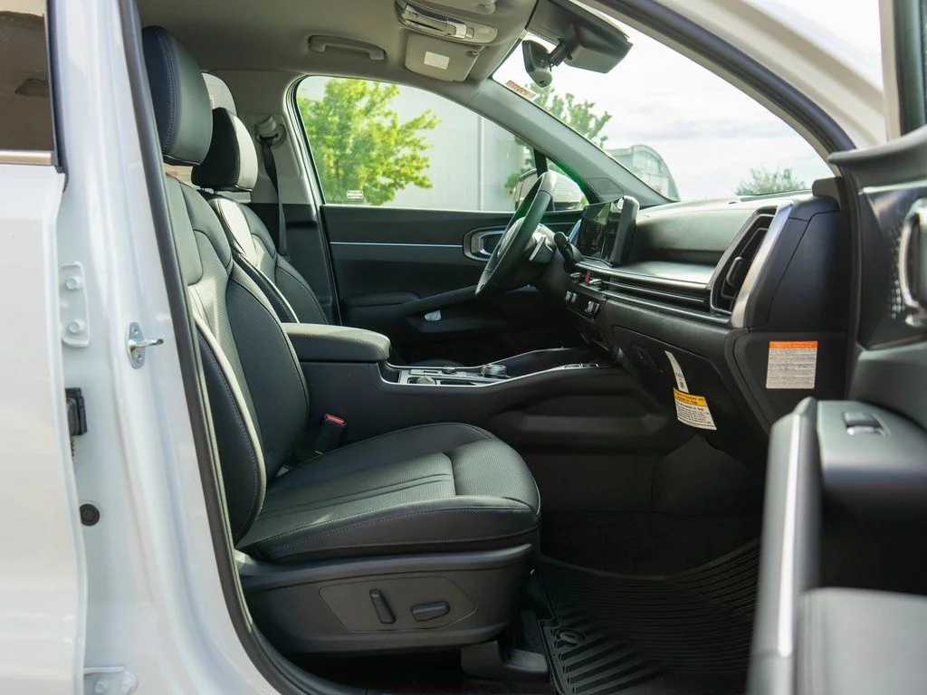 2025 Kia Sorento EX Hybrid - Photo 10