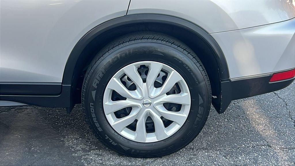 Used 2017 Silver Nissan S image 7