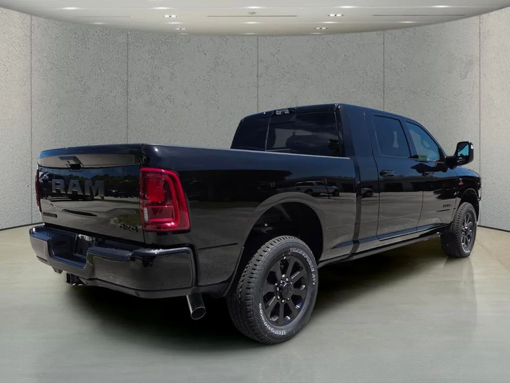 New 2026 Diamond Black Crystal Pearl-Coat Exterior Paint RAM Laramie image 4