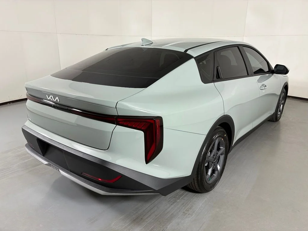 New 2026  Kia LXS image 8