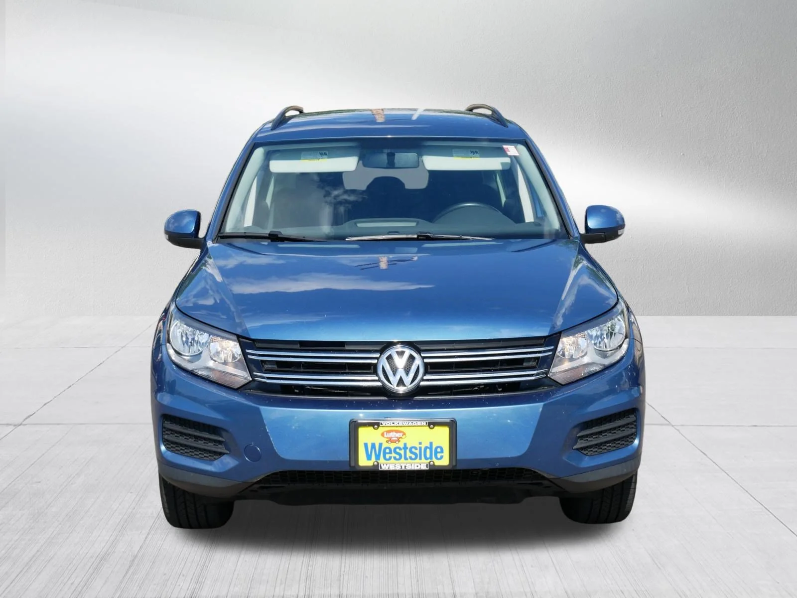 Used 2018 Volkswagen Tiguan Limited Base with VIN WVGBV7AX2JK004938 for sale in St. Louis Park, MN