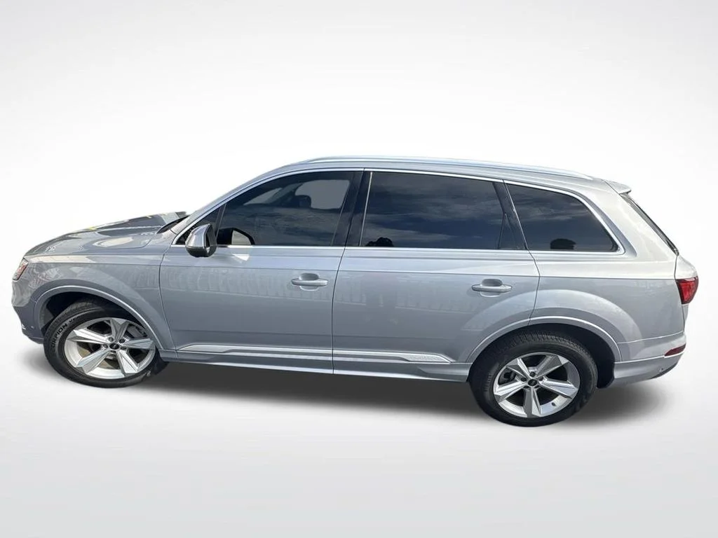 Used 2022 Florett Silver Metallic Audi 55 Premium image 2