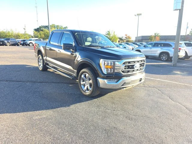 Used 2021 Black Metallic Ford XLT image 1